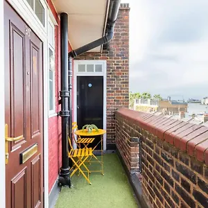stunning-1-bed-flat-in-the-heart-of-greenwich.cambridgehotelsuk.com/