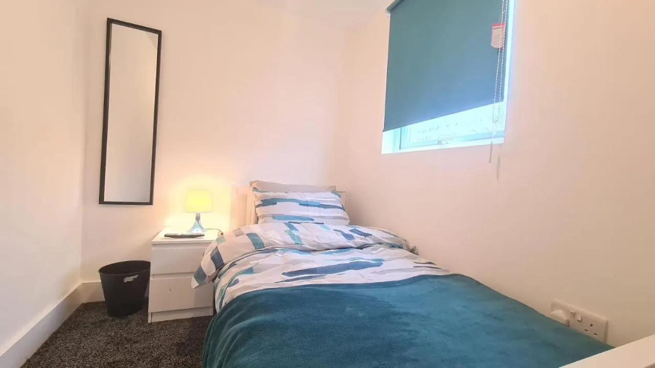 Cosy Single Room In Manor Park London